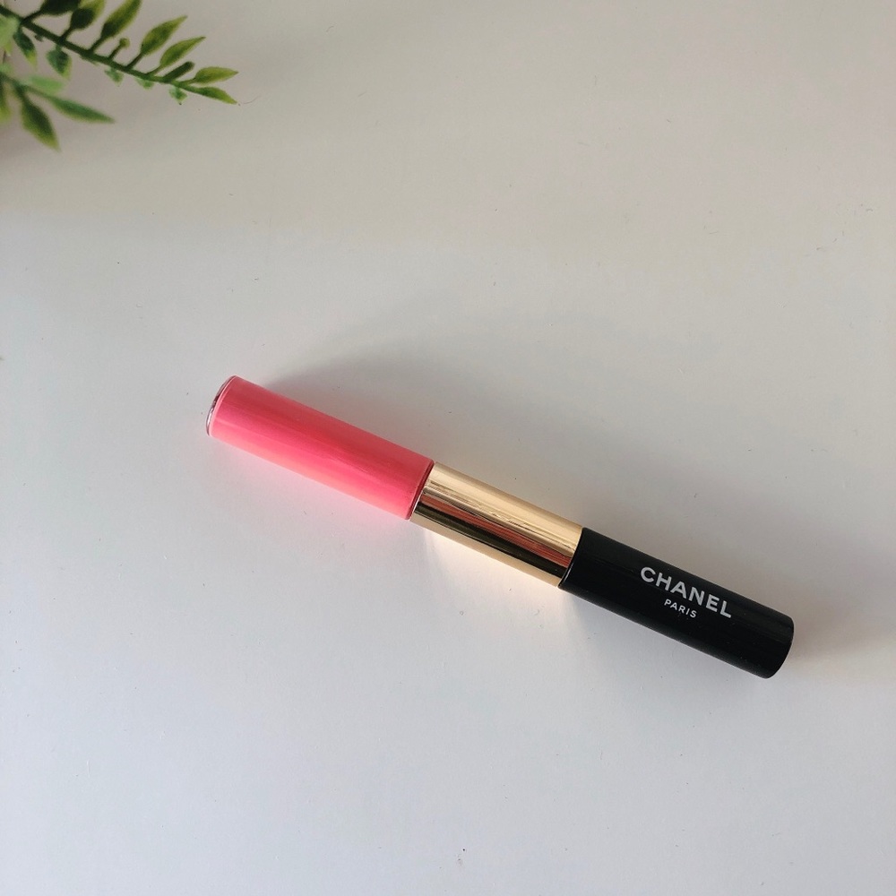 Chanel Le Rouge Duo Ultra Tenue wear lip color